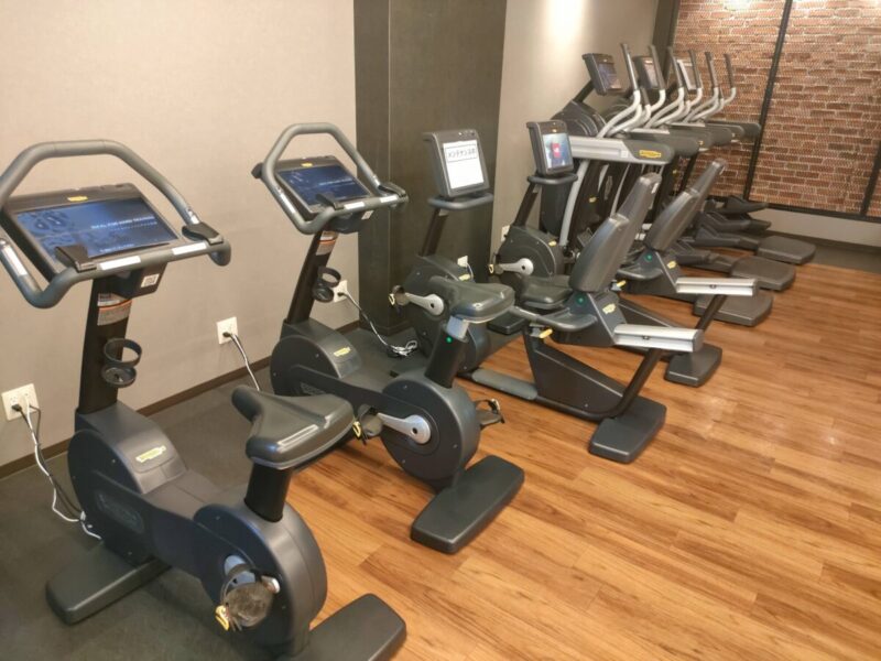 ジム巡り｜アーバンフィット24#2 枚方店：半円フリー×中央ベンチ（個人ブログ）
