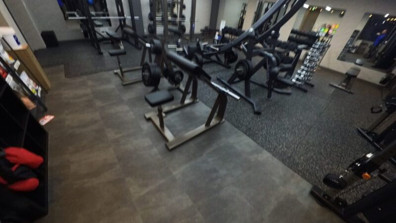 プリーチャーベンチ