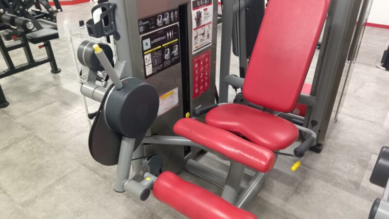 テクノジムのレッグエクステンション