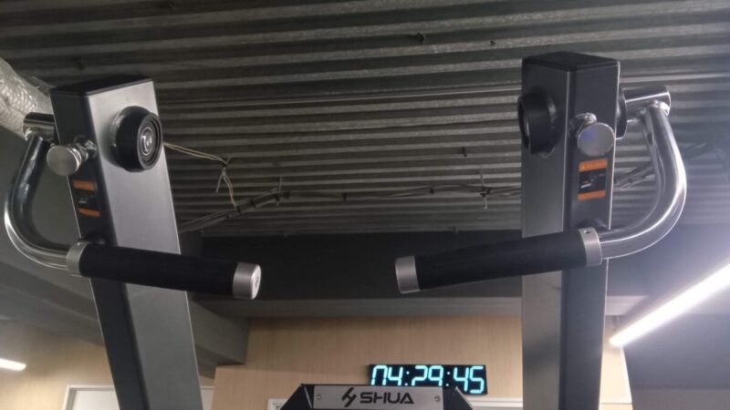 MULTI-FUNCTIONAL SITTING BACK STRETCHER