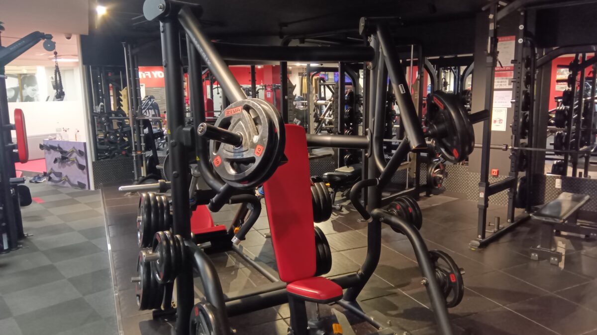 ずっしり重い×上向き軌道｜マトリックス/チェストプレス（バーチカルベンチプレス）（プレートロード）