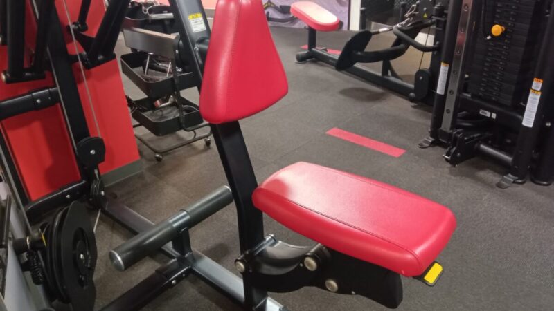 初動が重いのに軽快なロウ｜CYBEX/ローロウ（ウェイトスタック）
