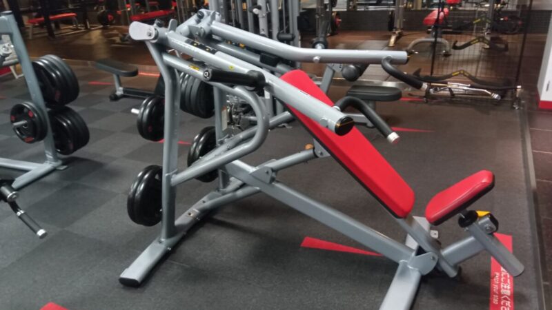 上部狙いが簡単、底は浅め｜MATRIX/インクラインプレス（プレートロード）